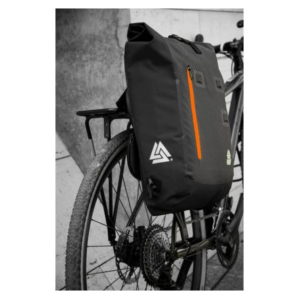 MOCHILA ALFORJA TRASERA WODEN FULL BACKPACK PANNIER 14Lt NEGRA - Imagen 2