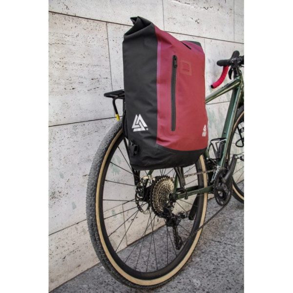 MOCHILA ALFORJA TRASERA WODEN FULL BACKPACK PANNIER 14LT ROJA